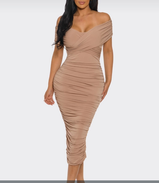 Off shoulder body dress